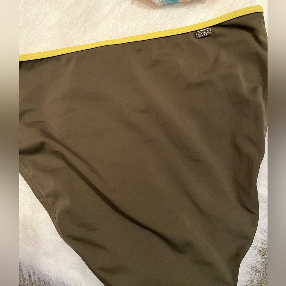 Bikini 👙 Bottoms - Picture 7 of 8